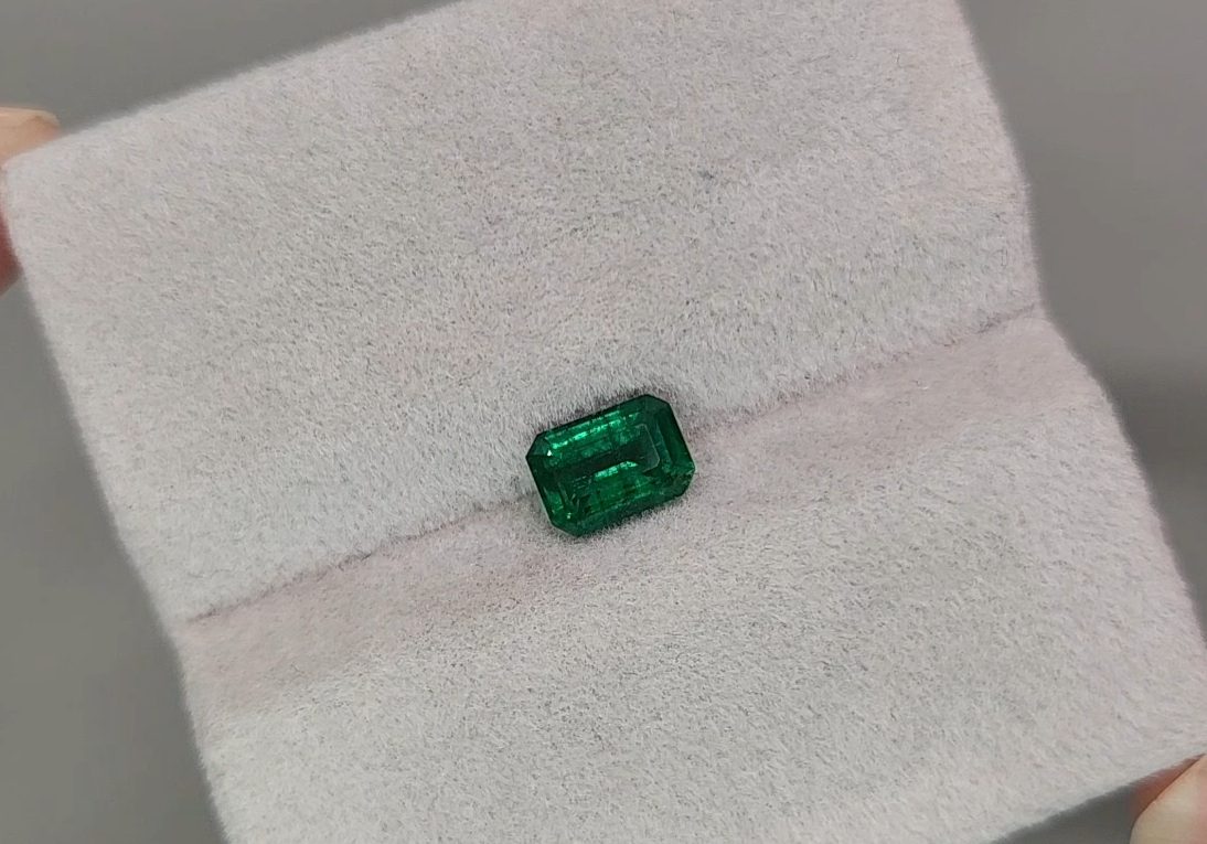Emerald Rare Verdant Green, 0.78 cts, Afghanistan