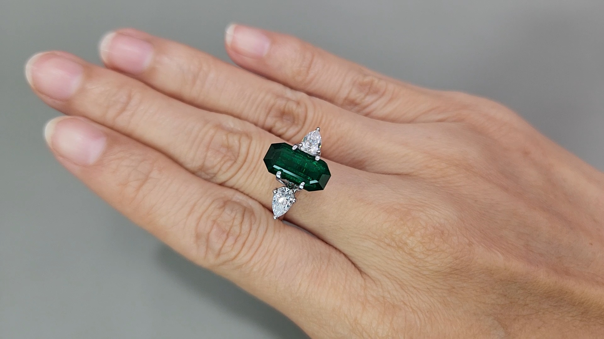 Emerald Deep Green (Old Mine), 3.69 cts, Pakistan