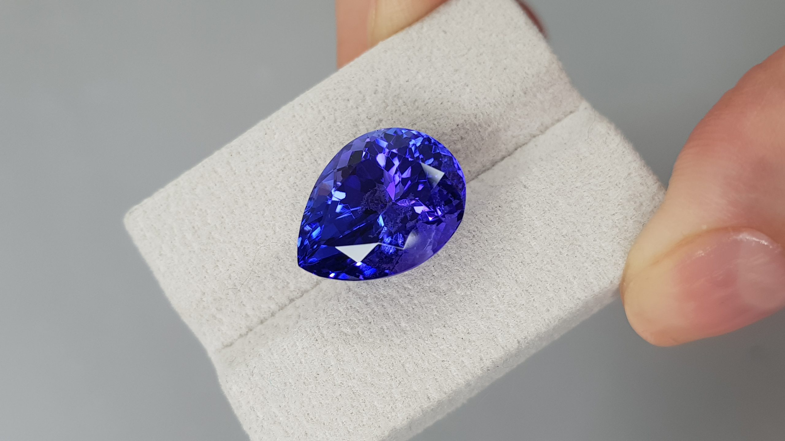 Tanzanite Vibrant Blue, 11.36 cts, Tanzania