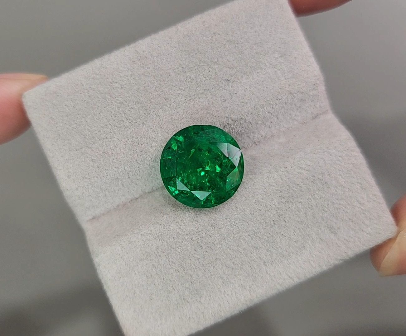 Emerald Verdant Green, 5.09 cts, Afghanistan