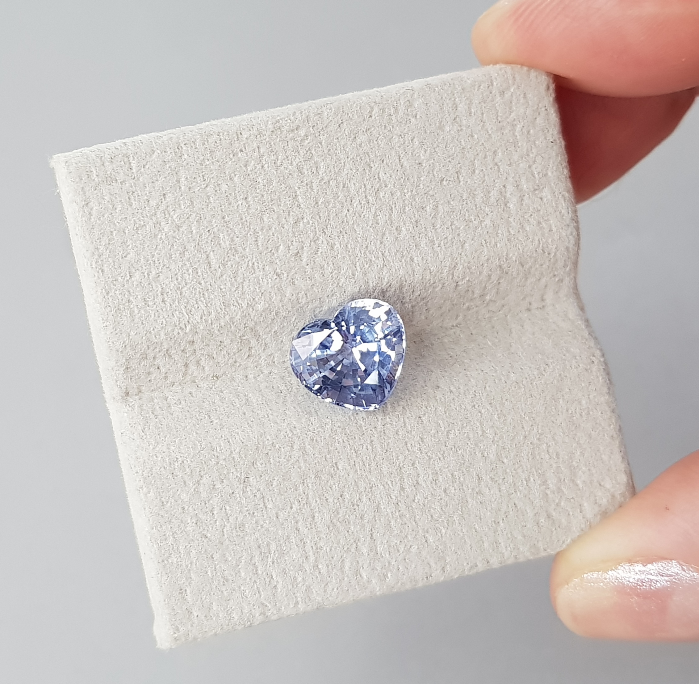 Sapphire Pastel Blue, heart, 4.48 cts, Sri Lanka
