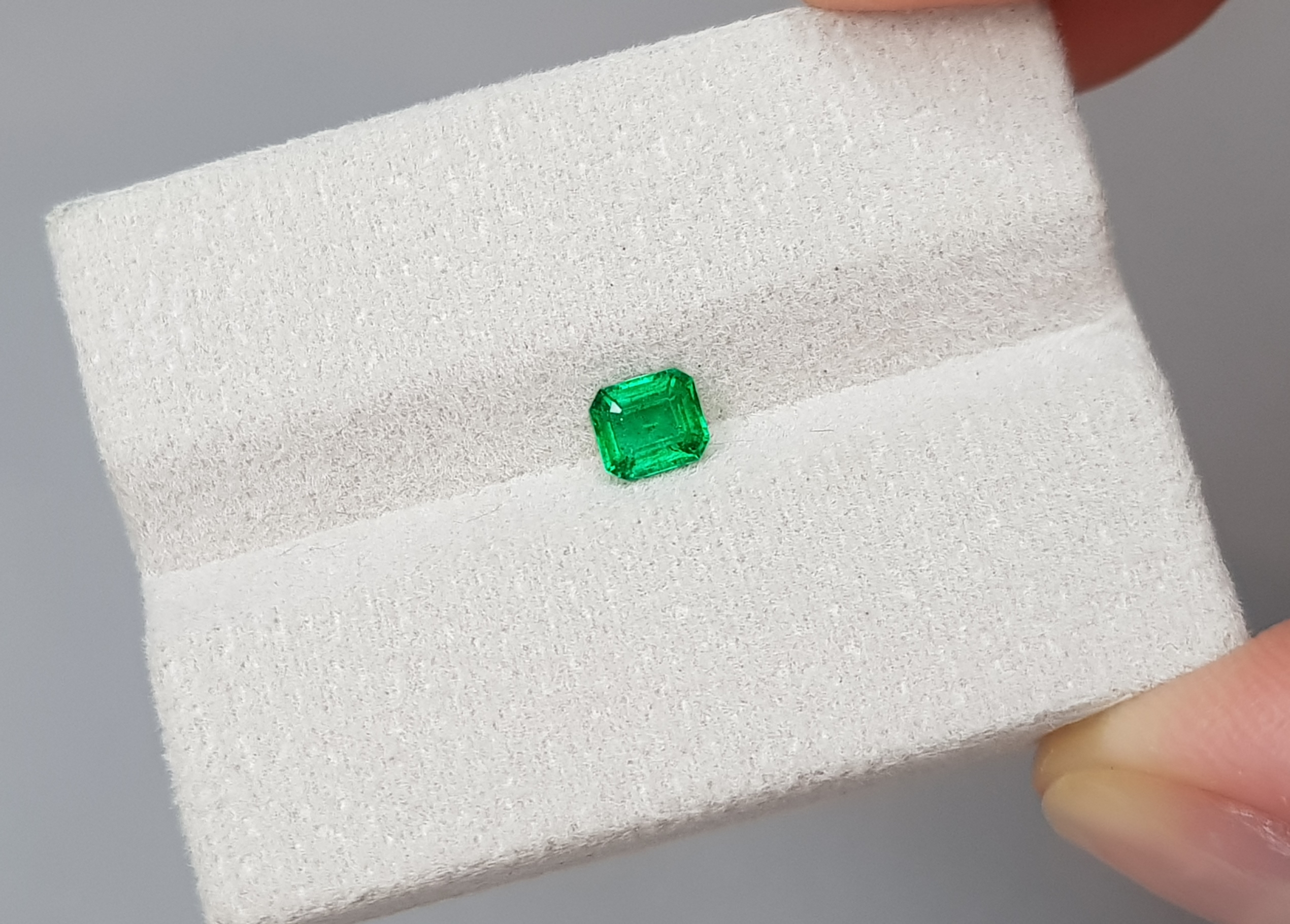 Emerald Intense Green, 0.38 cts, Pakistan