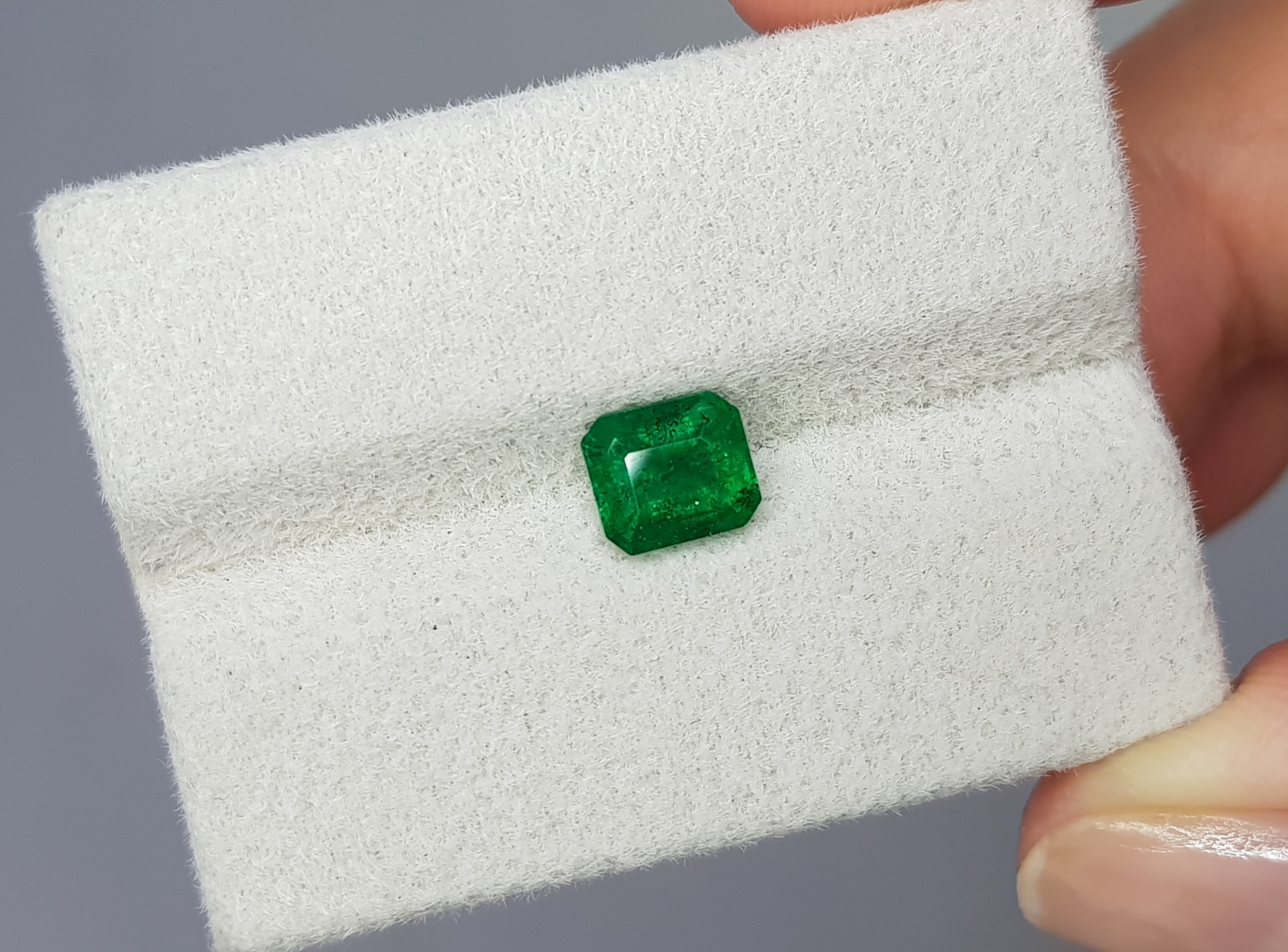 Emerald Vivid Green, 1.22 cts, Pakistan