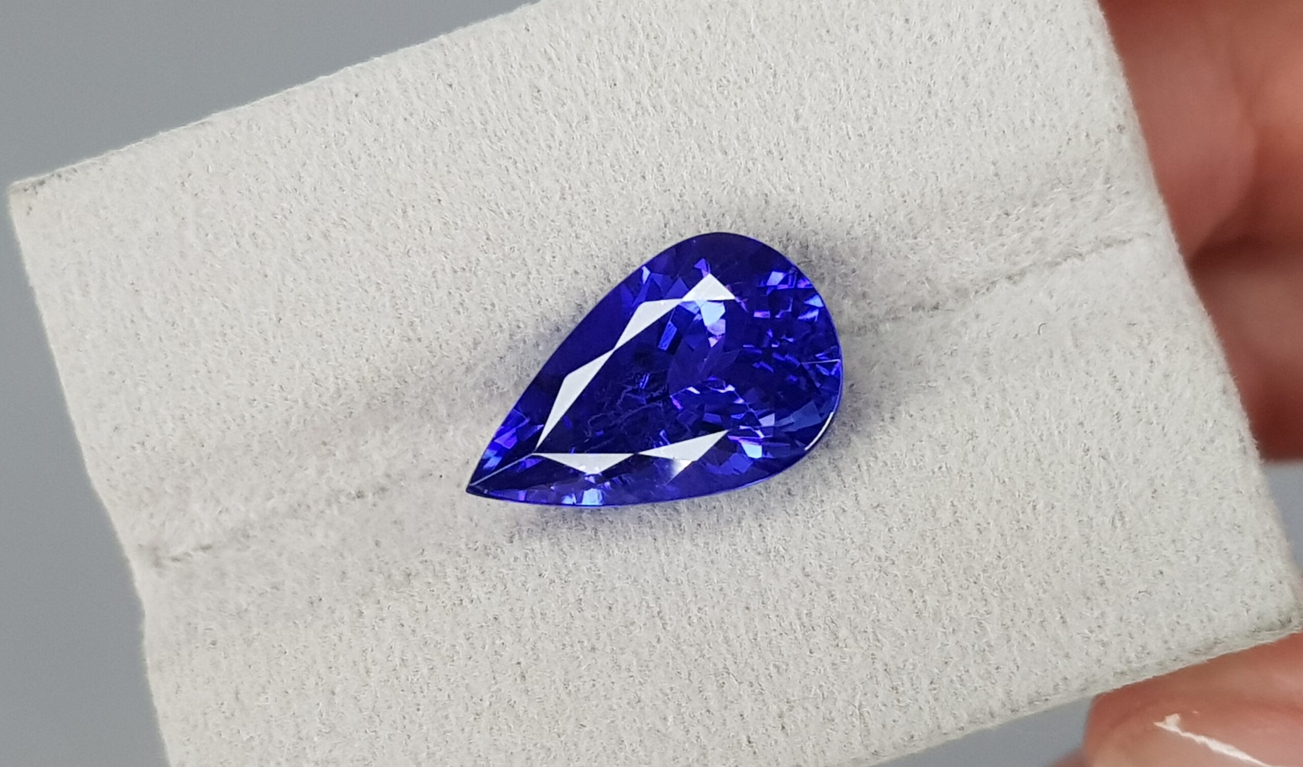 Tanzanite Pear, 5.52 cts, Tanzania