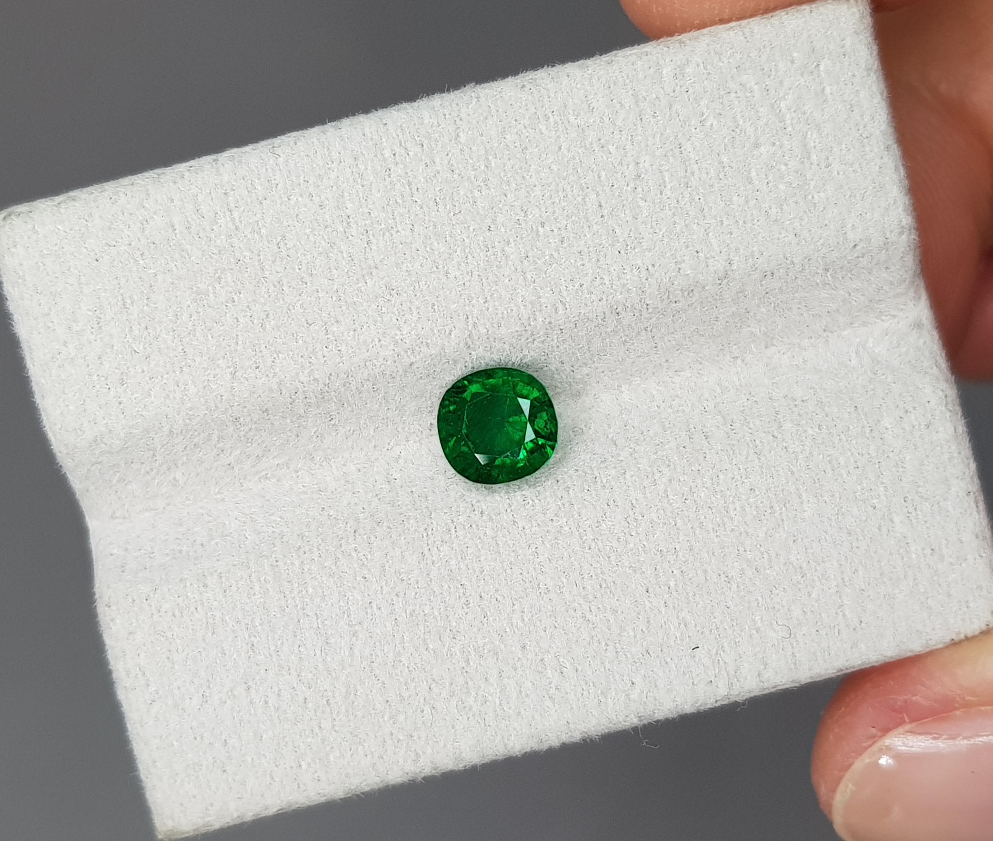 Emerald Vivid Green, 0.91 cts, Pakistan