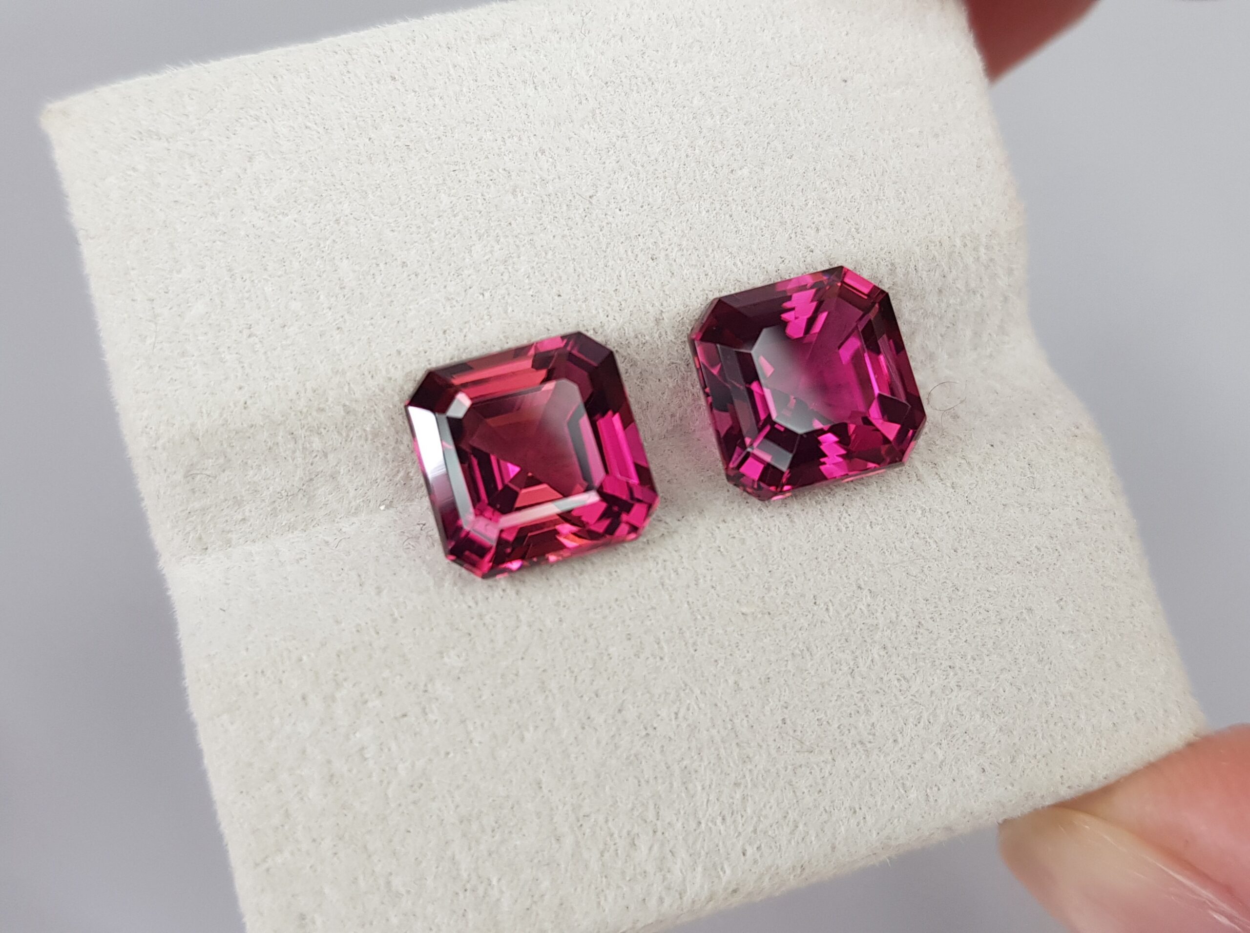 Pair of Tourmaline Rubellite of Pinkish-Red 9.15 cts, Africa
